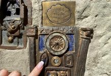 Самые маленькие башенные часы - Тбилиси