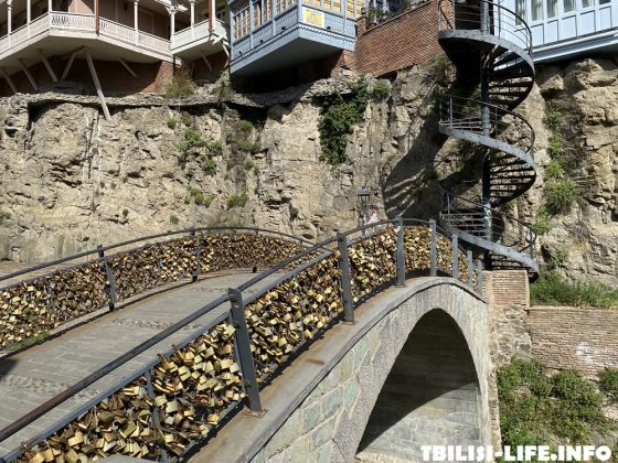 Винтовая лестница Тбилиси
