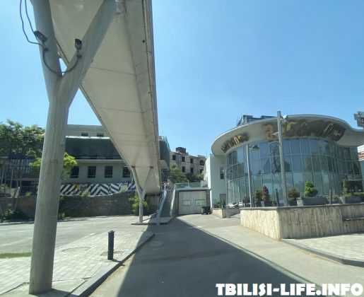 Стеклянный мост в Тбилиси