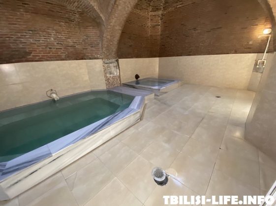 Серная баня Гуло в Тбилиси